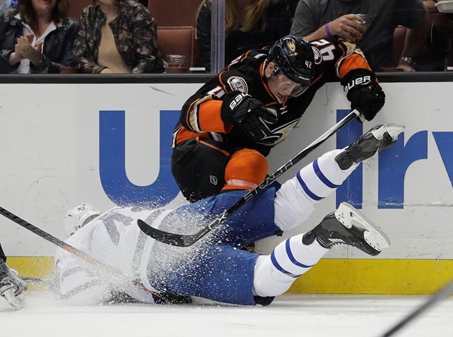 Rakell scores twice as Ducks beat Maple Leafs 5-2 | iNFOnews.ca