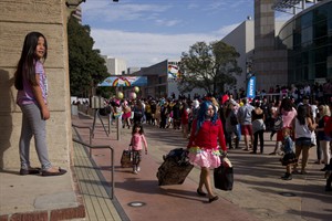 Crowds, costumes, cuteness welcome thousands of fans at first ever Hello Kitty Con | iNFOnews.ca CP30500003