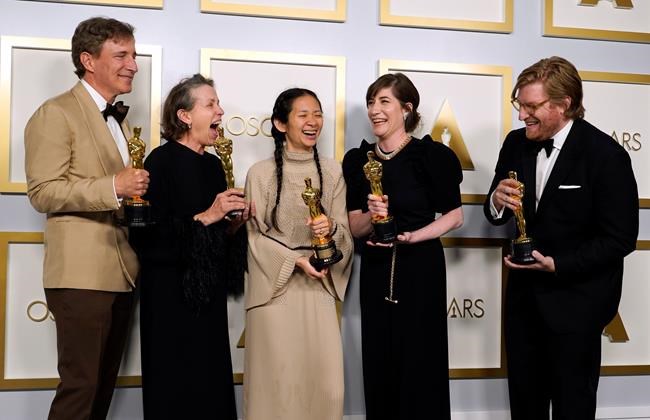 Chloé Zhao makes history with best director Oscar win | iNFOnews.ca