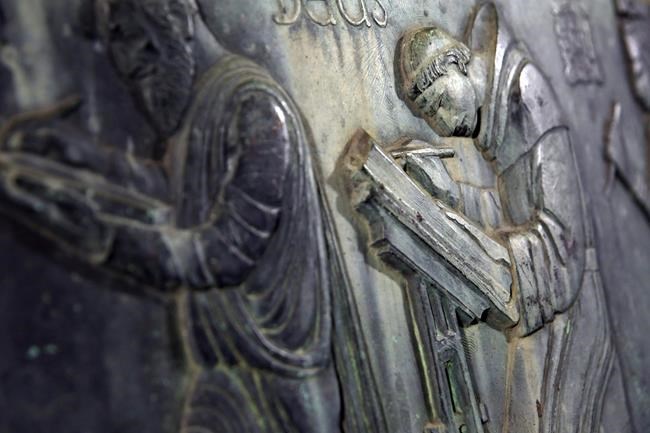 Long-lost sculpture has returned to Los Angeles library | iNFOnews.ca