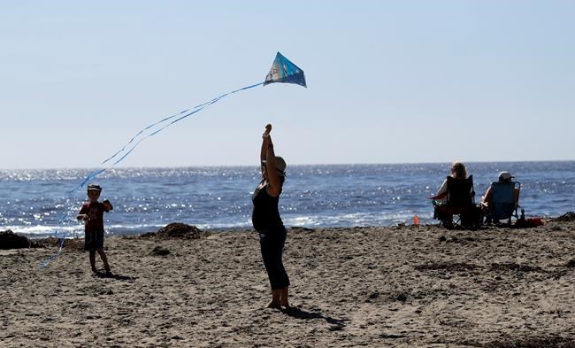 The Latest: Southern California gets heat, wind, fires | iNFOnews.ca