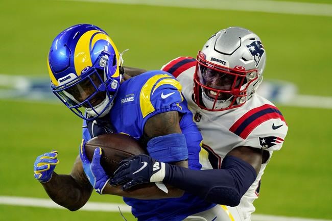 Akers runs wild, Newton benched as Rams rout Patriots 24-3 | iNFOnews.ca CP255806881