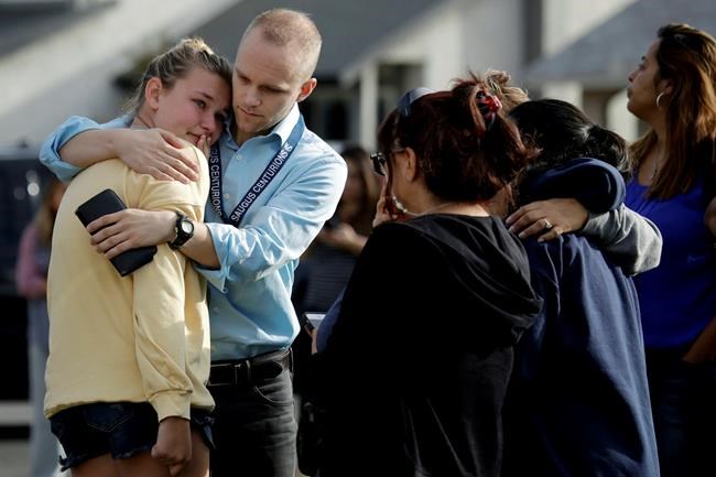 The Latest: Officials: 5 California students shot in seconds | iNFOnews.ca CP992101183