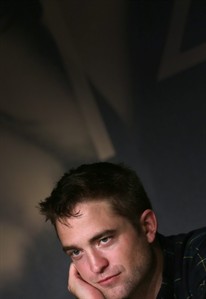 CANNES WATCH: Robert Pattinson rates film romp with Julianne Moore | iNFOnews.ca