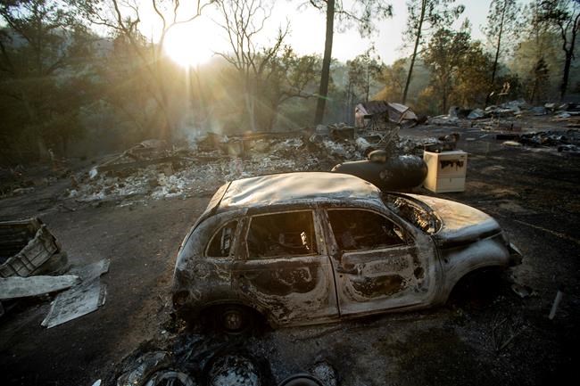 Thousands flee as flames race across dry rural California | iNFOnews.ca