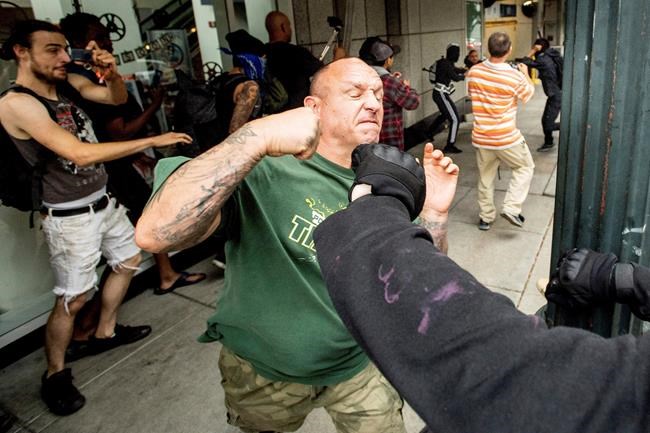Far-right and antifa groups both claim victory at Portland | iNFOnews.ca Far-right and antifa groups both claim victory at Portland | iNFOnews.ca