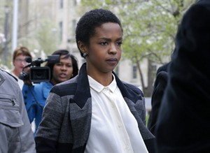 US judge lets singer Lauryn Hill tour before completing her sentence on a tax conviction | iNFOnews.ca CP25384756