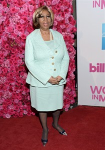 Aretha sings 'Happy Birthday' to Taylor Swift; both honoured at Billboard's Women of the Year | iNFOnews.ca