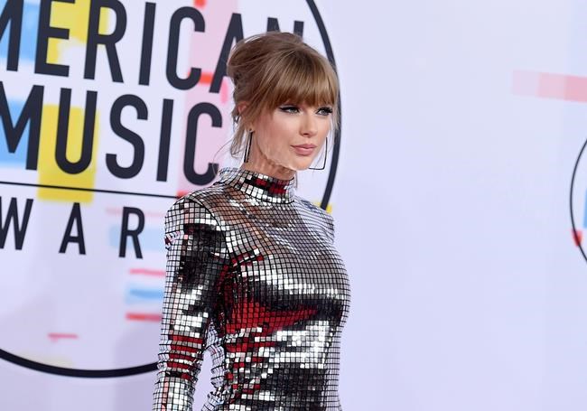 The Latest: Swift wins at AMAs, encourages fans to vote | iNFOnews.ca