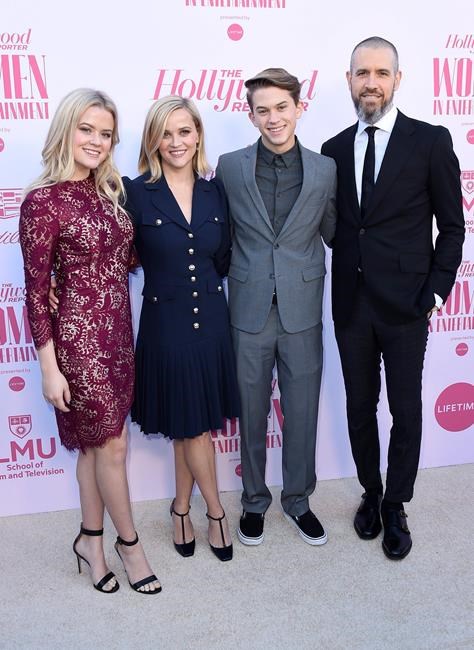 Reese Witherspoon honoured at Women in Entertainment gala | iNFOnews.ca