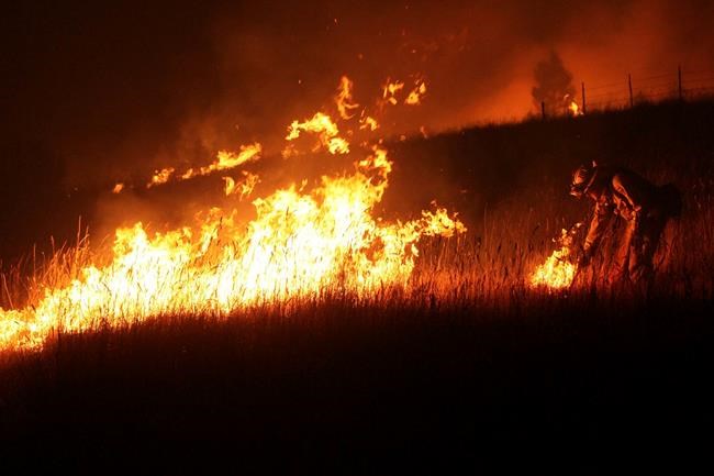 Interstate 5 reopens after California blaze forces closure | iNFOnews.ca