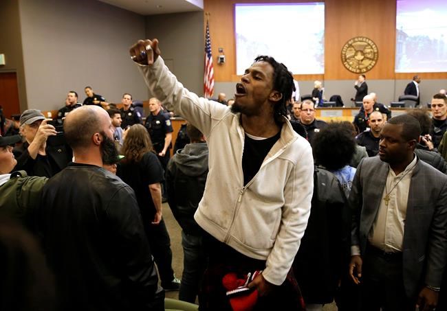 Sacramento police who killed Stephon Clark won't be charged | iNFOnews.ca