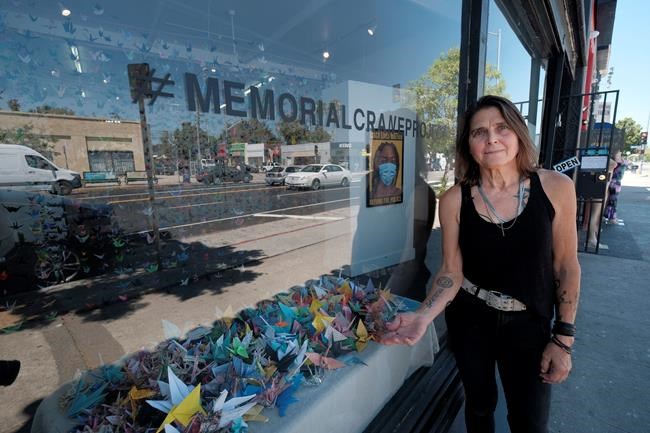 Artist creates origami crane memorial for COVID-19 victims | iNFOnews.ca