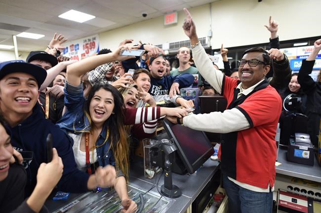 California couple claims prize in record Powerball jackpot | iNFOnews.ca