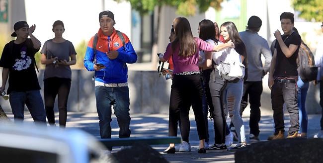 Student shot teen near California school, slipped into class | iNFOnews.ca Student shot teen near California school, slipped into class | iNFOnews.ca