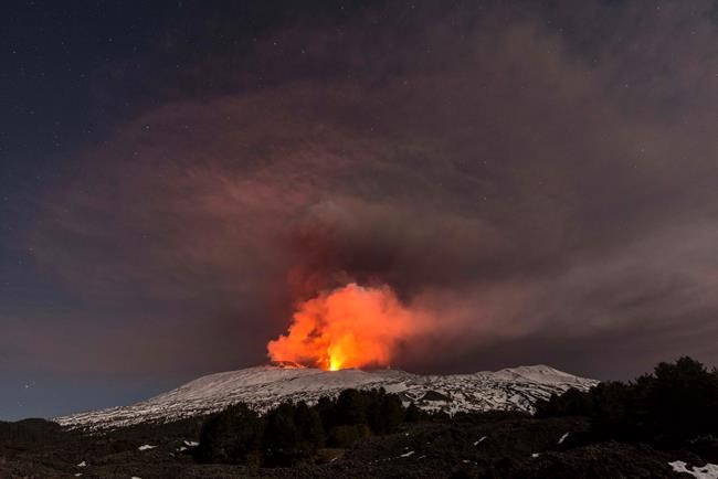 10 injured by volcanic explosion on Italy's Mount Etna | iNFOnews.ca
