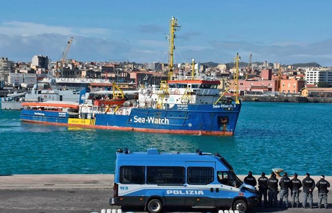 Migrants disembark in Sicily as latest EU standoff ends | iNFOnews.ca