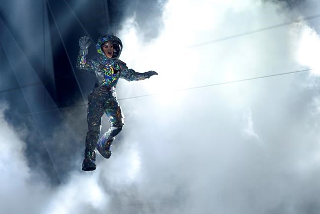 Lovato wears black lace, Katy Perry changes up looks at VMAs | iNFOnews.ca Lovato wears black lace, Katy Perry changes up looks at VMAs | iNFOnews.ca