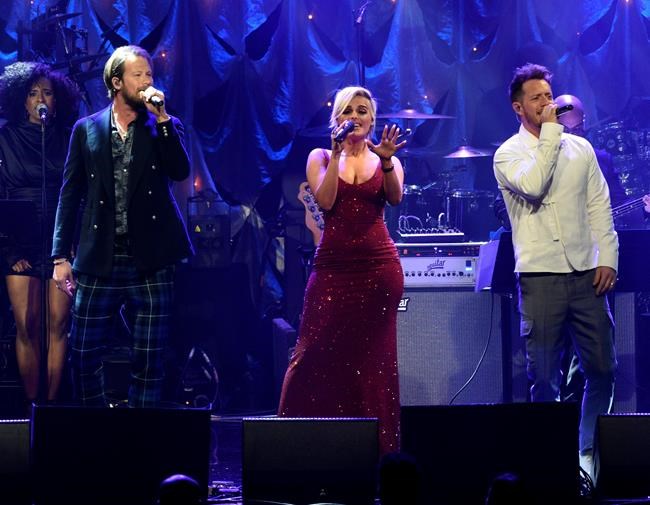 Nancy Pelosi gets rock star treatment at Clive Davis gala | iNFOnews.ca