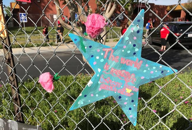 Bubbles, teddy bears greet kids after school shooting | iNFOnews.ca Bubbles, teddy bears greet kids after school shooting | iNFOnews.ca
