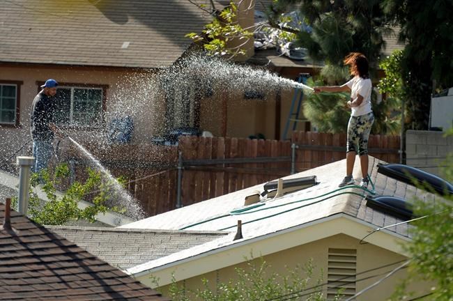 Santa Ana winds bring Southern California heat, fire danger | iNFOnews.ca