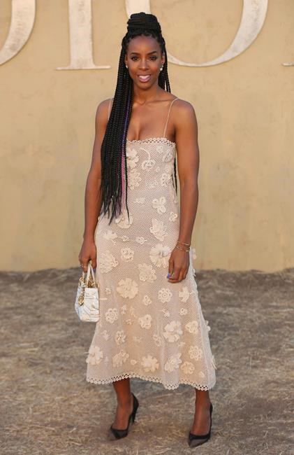 Dior takes celeb crowd caving with LA cruise collection show | iNFOnews.ca