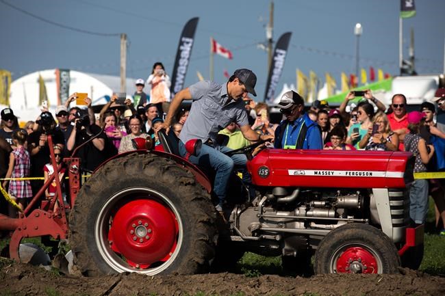 Trudeau shows off farming skills at International Plowing Match | iNFOnews.ca