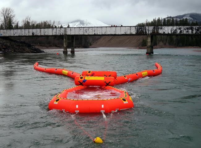 Enbridge getting cleanup equipment just in case of oil spill | iNFOnews.ca Enbridge getting cleanup equipment just in case of oil spill | iNFOnews.ca
