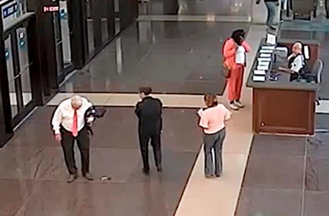 Judge accused of bringing gun into Chicago courthouse | iNFOnews.ca Judge accused of bringing gun into Chicago courthouse | iNFOnews.ca