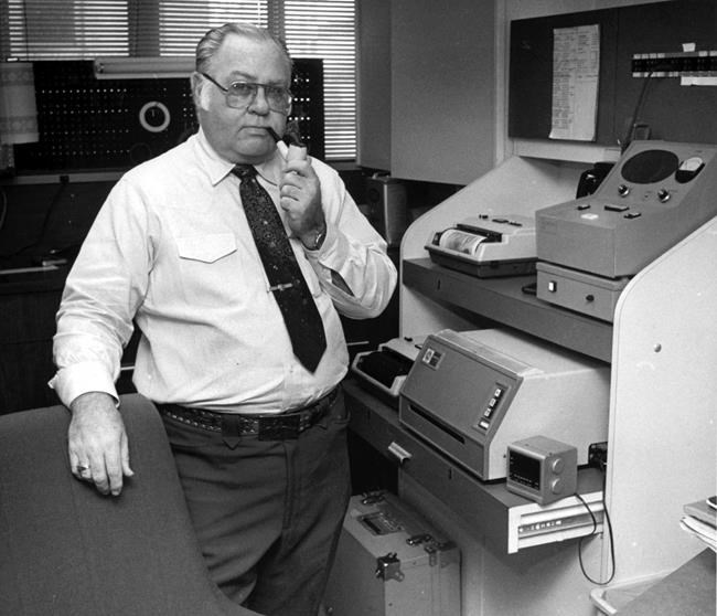 Long-time AP photographer Edward Kolenovsky dies at 87 | iNFOnews.ca