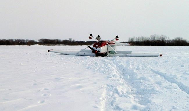 Pilot escapes injury when small plane flips in Minnesota | iNFOnews.ca