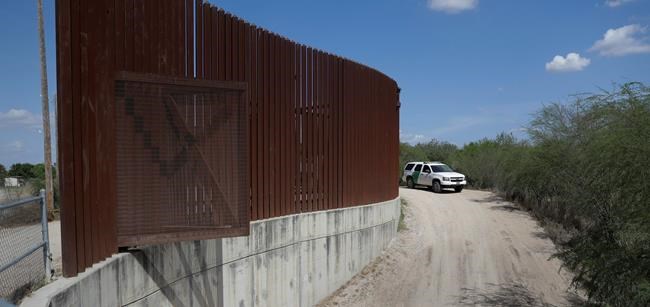Homeland Security to waive laws for South Texas border gates | iNFOnews.ca