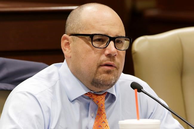 Health executive says he bribed Arkansas governor's nephew | iNFOnews.ca CP869723328