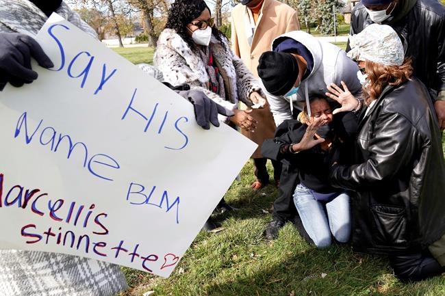 Report: Cops moved slowly due to fear dying man may be armed | iNFOnews.ca