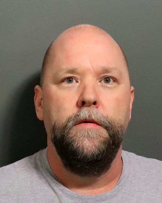 New charges for massage therapist for Kansas female athletes | iNFOnews.ca