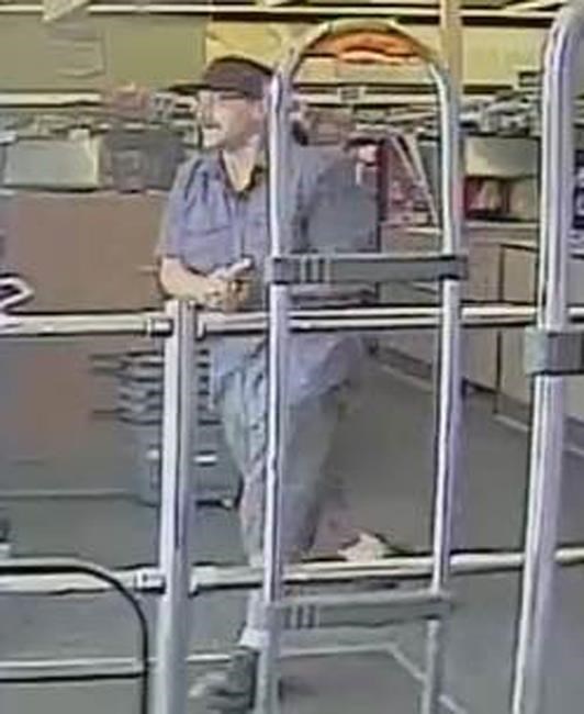 Call the fashion cops: 'Jorts-wearing bandit' hits St. Louis | iNFOnews.ca
