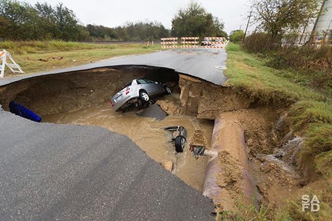 Deputy dies when personal car goes into San Antonio sinkhole | iNFOnews.ca