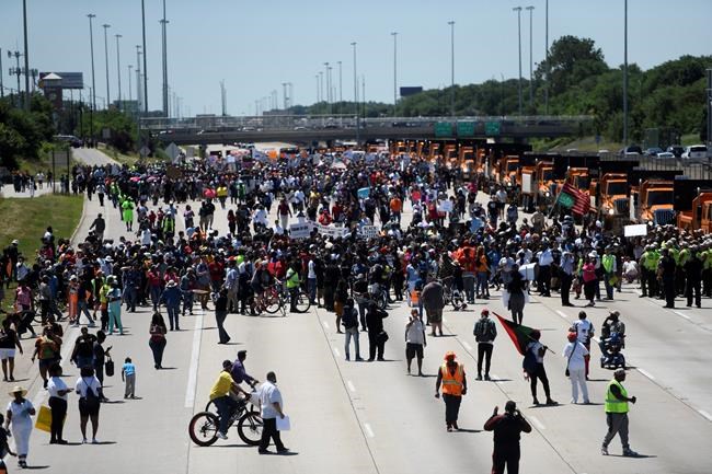 Chicago highway closure latest US protest targeting affluent | iNFOnews.ca