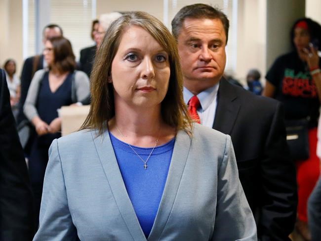 DOJ: No civil rights charge in deadly Tulsa police shooting | iNFOnews.ca DOJ: No civil rights charge in deadly Tulsa police shooting | iNFOnews.ca