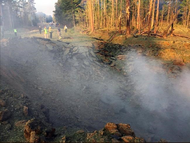 Truck carrying chemical explodes in Arkansas, killing driver | iNFOnews.ca CP1690918337