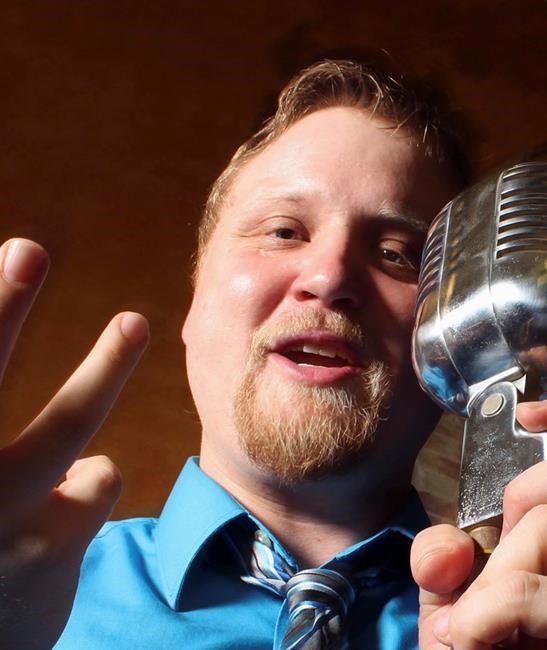 Shall I compare thee to a carburetor? Indy 500 gets a poet | iNFOnews.ca Shall I compare thee to a carburetor? Indy 500 gets a poet | iNFOnews.ca