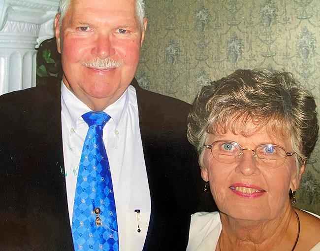 Couple together for nearly 65 years die on the same day | iNFOnews.ca