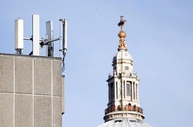 Conspiracy theorists burn 5G towers claiming link to virus | iNFOnews.ca Conspiracy theorists burn 5G towers claiming link to virus | iNFOnews.ca