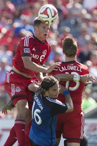 Defoe scores on penalty shot to send Toronto into break with a win | iNFOnews.ca