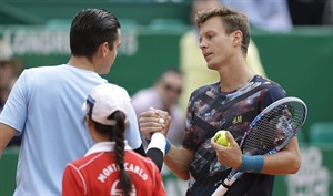 Milos Raonic retires from Monte Carlo quarter-final with foot injury | iNFOnews.ca CP32731034