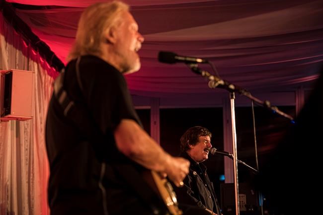 Warm memories, hit singles: Randy Bachman and Burton Cummings reunite for charity show | iNFOnews.ca Warm memories, hit singles: Randy Bachman and Burton Cummings reunite for charity show | iNFOnews.ca