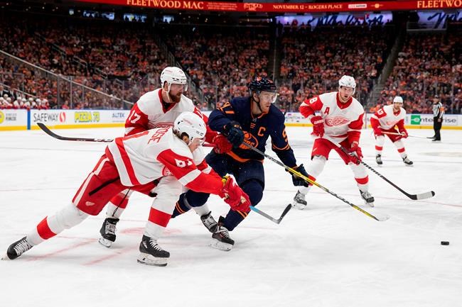 Neal keeps scoring as Oilers top Red Wings 2-1; Edmonton back in first in NHL | iNFOnews.ca