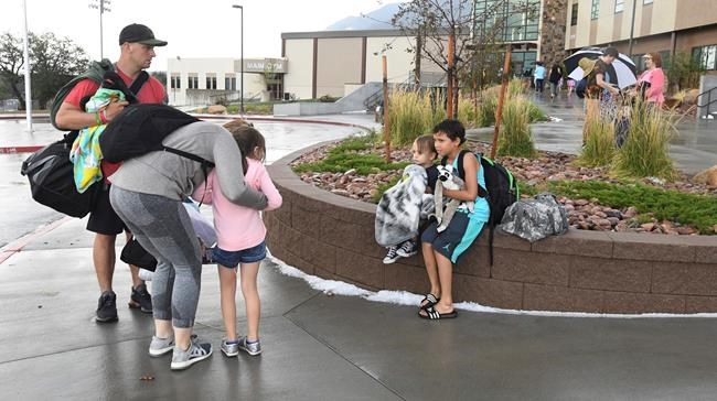 Hail hurts 14 people, kills 2 birds at Colorado zoo | iNFOnews.ca Hail hurts 14 people, kills 2 birds at Colorado zoo | iNFOnews.ca