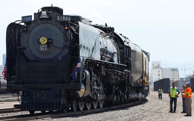 Woman taking photos of Colorado steam train hit and killed | iNFOnews.ca