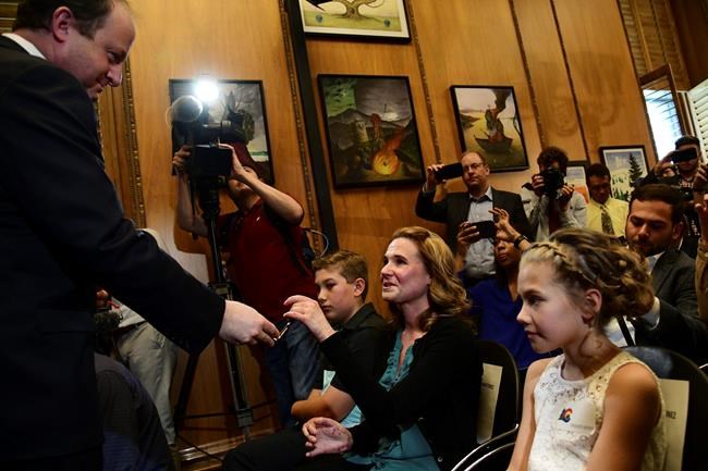 Colorado governor signs major overhaul of oil and gas rules | iNFOnews.ca